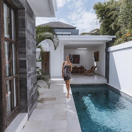 Aster Villa Seminyak Eksteriør billede