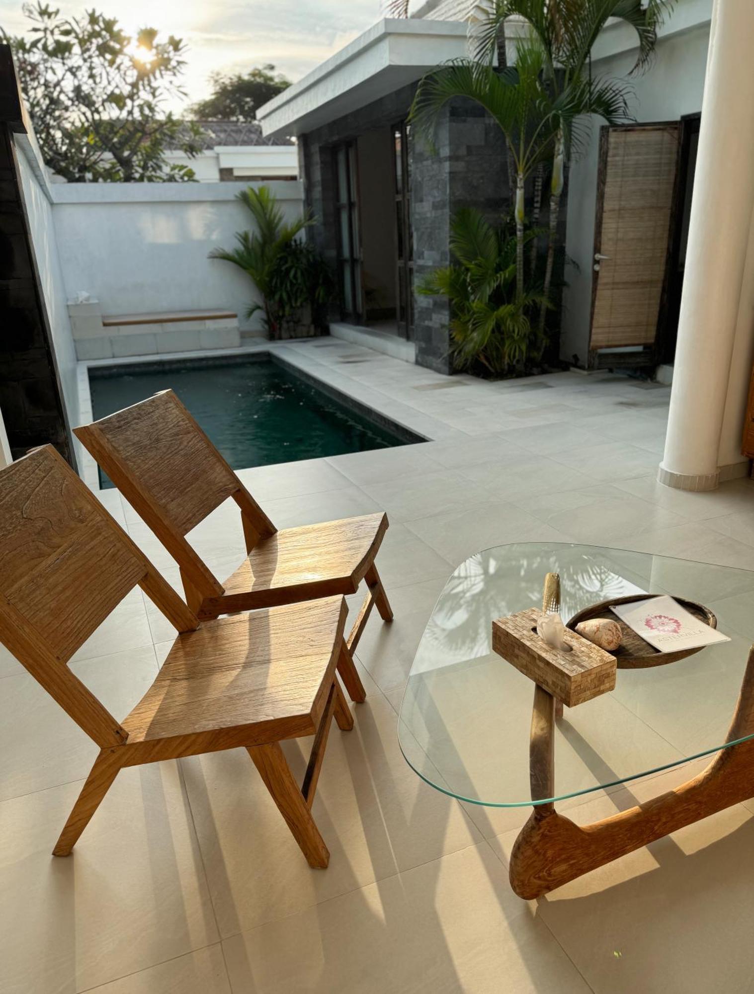 Aster Villa Seminyak Eksteriør billede